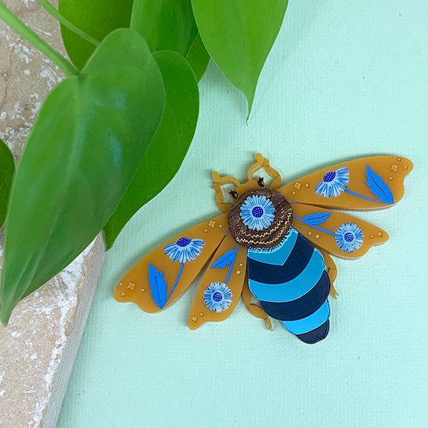 PRE ORDER HONEY I'M THE BLUE BANDED QUEEN BEE ACRYLIC BROOCH