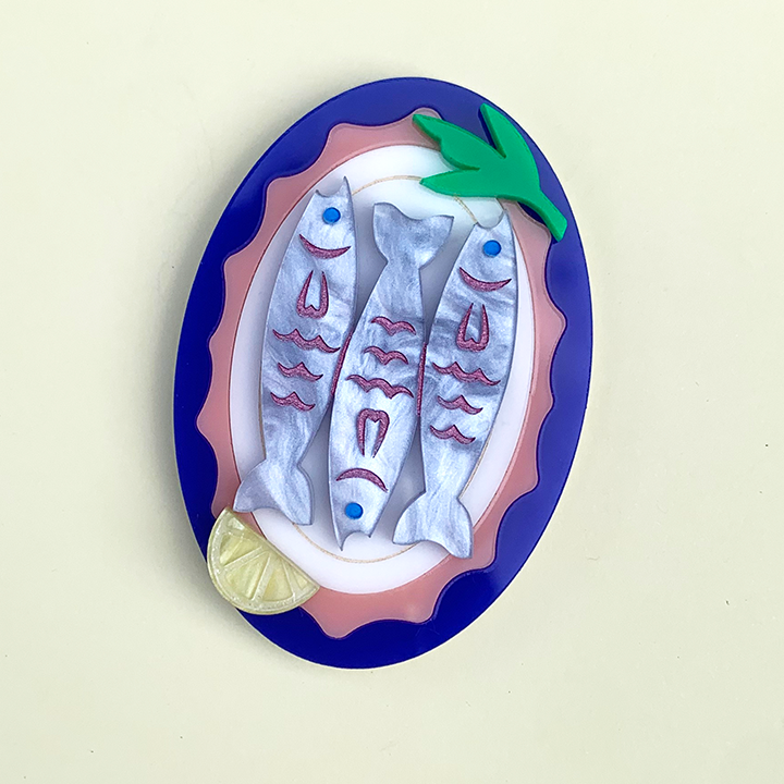 FISHLASS CATCH NAVY ACRYLIC BROOCH