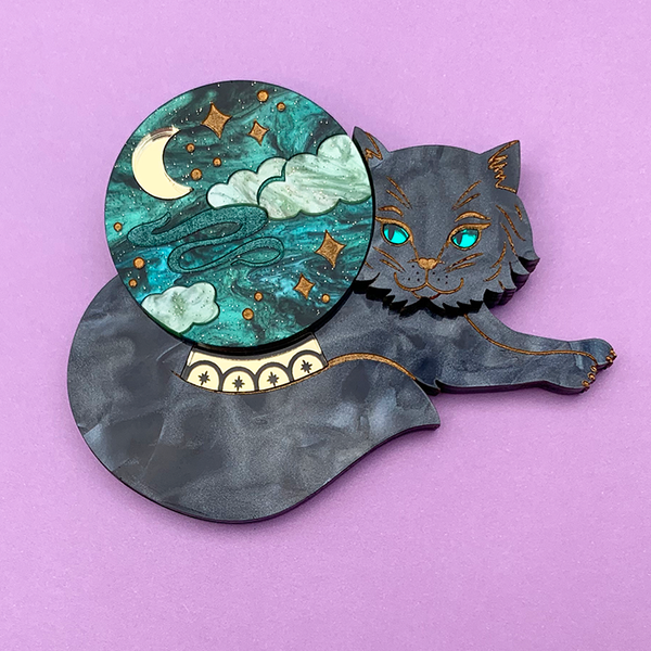 KITTY OF FORTUNE ACRYLIC BROOCH
