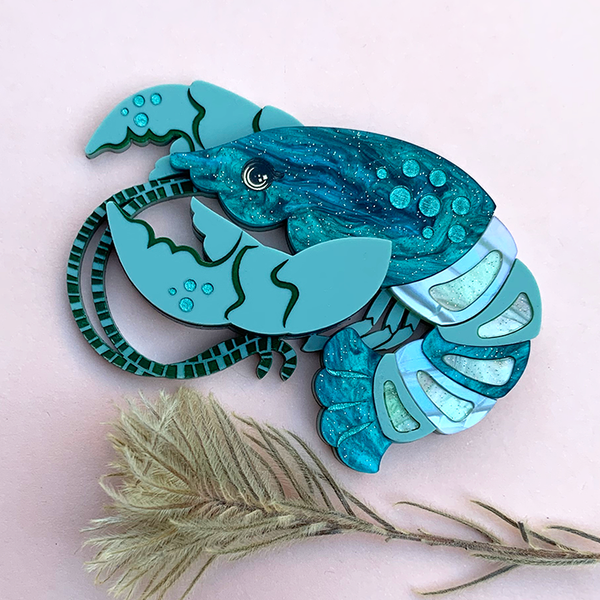 LOBSTER THEODORE EMERALD ACRYLIC BROOCH