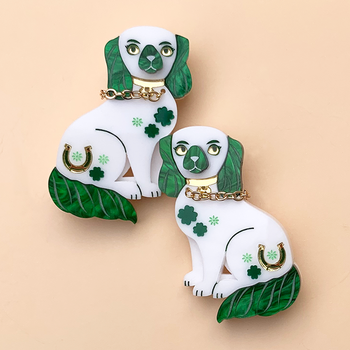 LUCKY CAVALIER ACRYLIC BROOCH SET