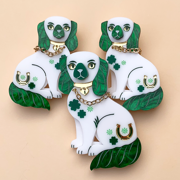 LUCKY CAVALIER ACRYLIC BROOCH SET