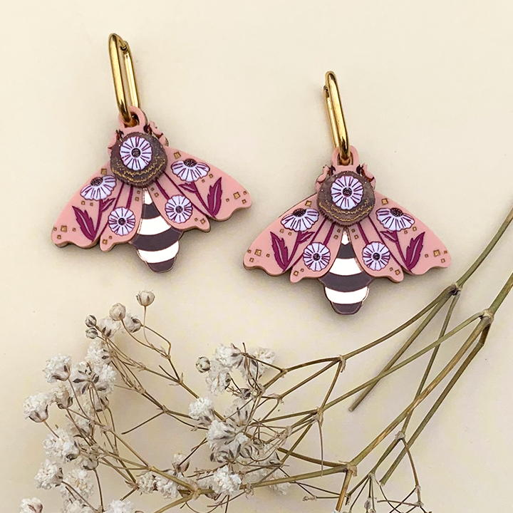 HONEY, I'M THE PINK QUEEN BEE ACRYLIC EARRINGS