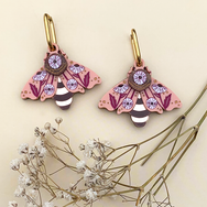 HONEY, I'M THE PINK QUEEN BEE ACRYLIC EARRINGS