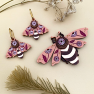 HONEY, I'M THE PINK QUEEN BEE ACRYLIC EARRINGS