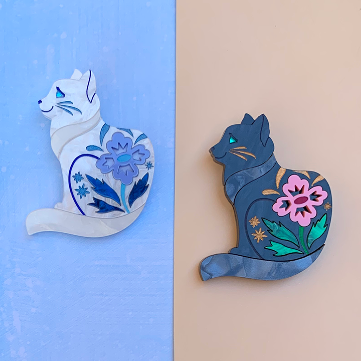 KITTY WILLOW WHITE ACRYLIC BROOCH
