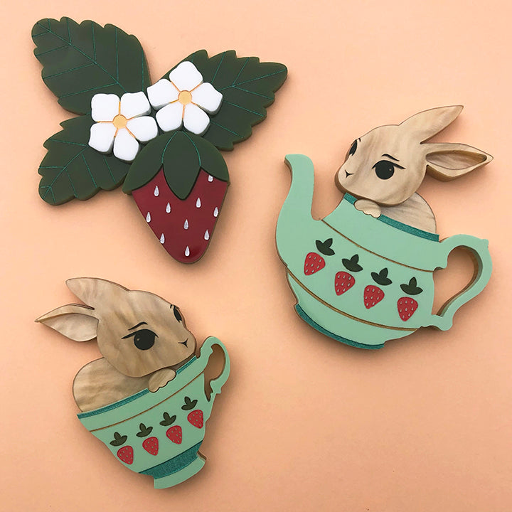 **SECONDS** STRAWBERRY BLOSSOM BROOCH