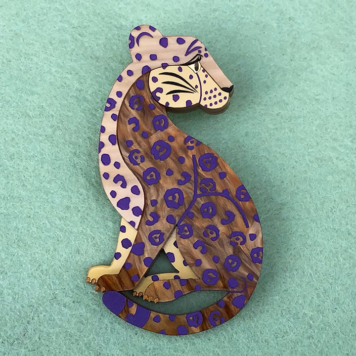 **SECONDS** JEANIE JAGUAR LILAC ACRYLIC BROOCH