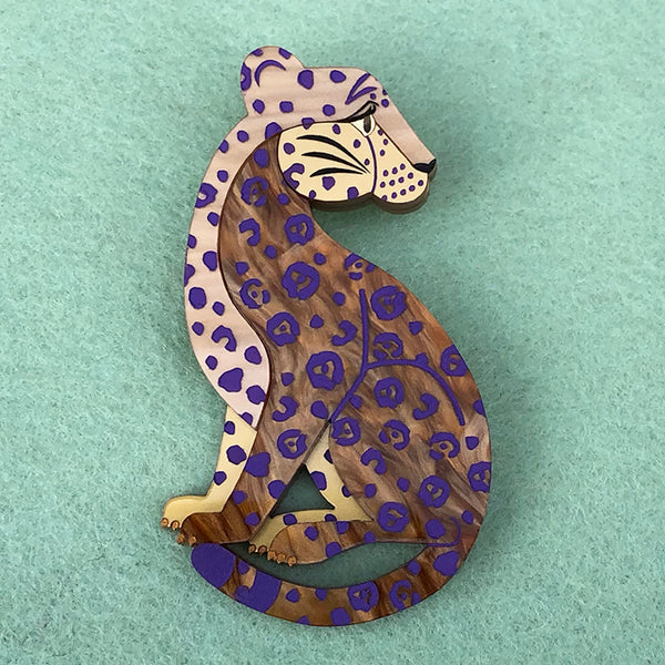 **SECONDS** JEANIE JAGUAR LILAC ACRYLIC BROOCH
