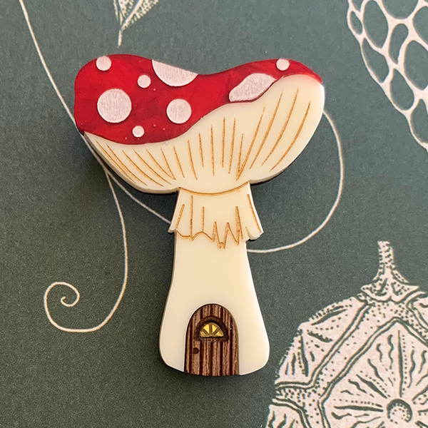 **SECONDS** TINY TOADSTOOL COTTAGE ACRYLIC MINI BROOCH RED