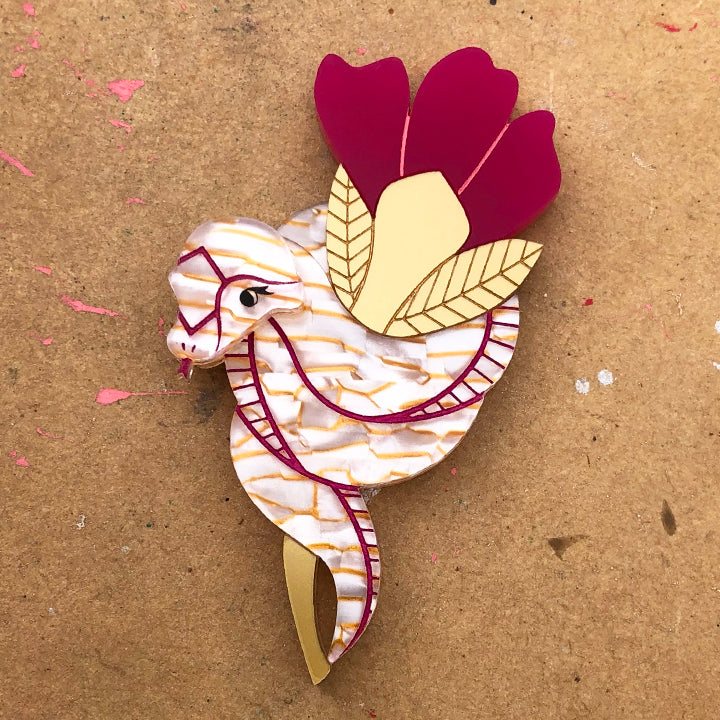 SNAKEY BOUQUET BROOCH