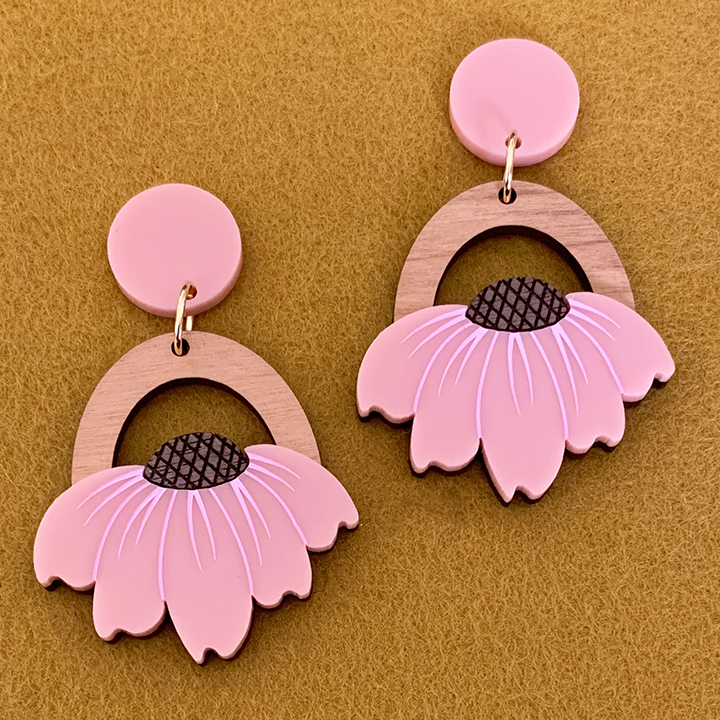 **SECONDS** SUNNY SIDE ACRYLIC EARRINGS DUSTY PINK